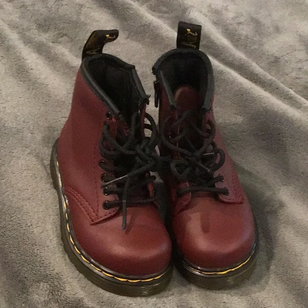 Dr. Martens Kids Burgundy Lace-Up  Boots